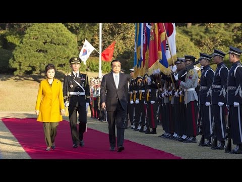 Премьер Госсовета КНР встретился с президентом Республики Корея Пак Кын Хе