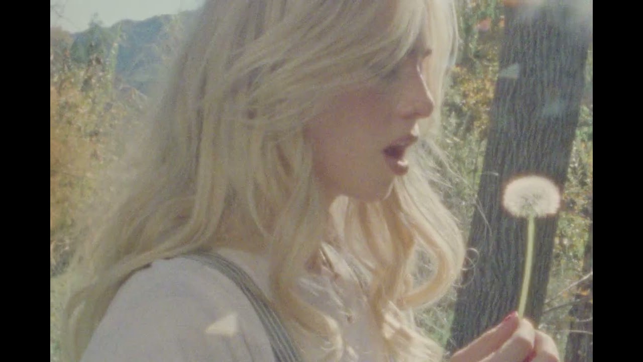 Claire Rosinkranz - I Wanna Be In Love So Bad (Official Visualizer)