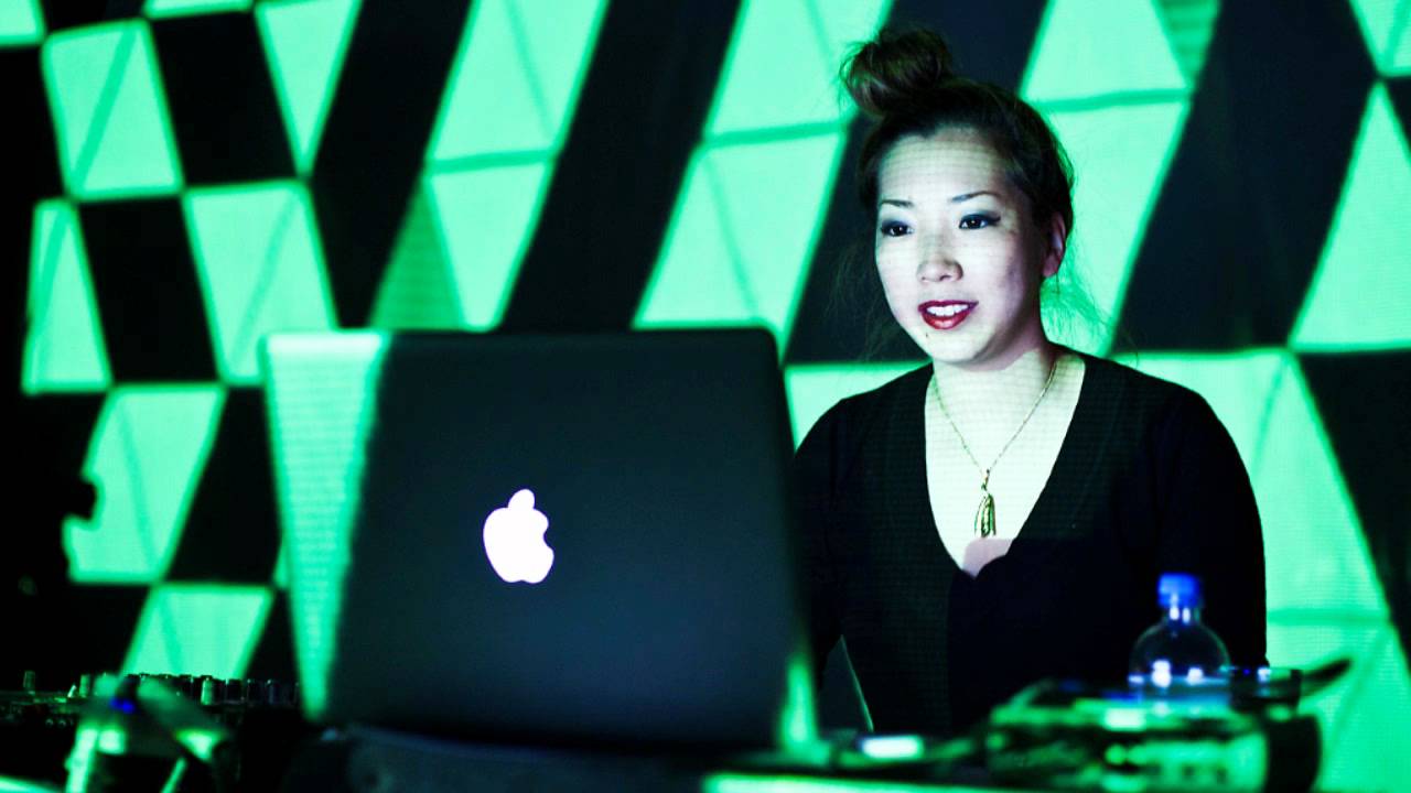 YouTube에서 TOKiMONSTA - Questing 보기 YouTube에서 TOKiMONSTA - Questing 보기