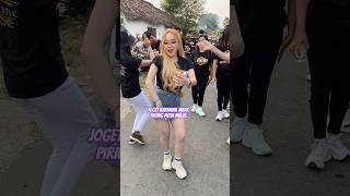 Joget Karnaval Mbak Pirang Putih Mulus Karnaval Salam