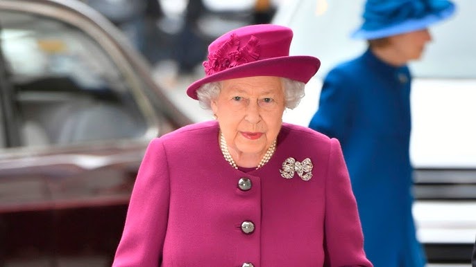'Grown men moved to tears' following death of Queen Elizabeth II - YouTube
