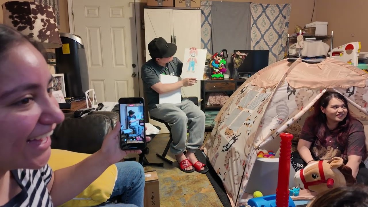 Un concurso o juego para ver quien lograba dibujar mejor. 