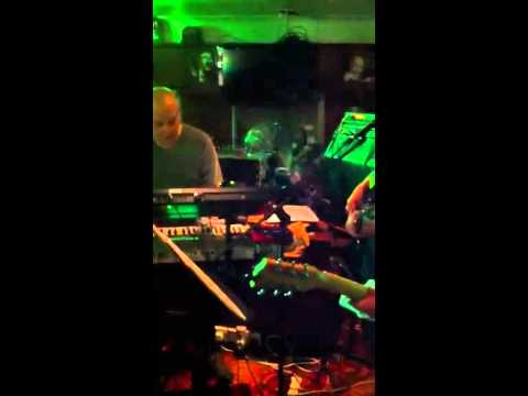 The Cissy Bus - Oh La De Da