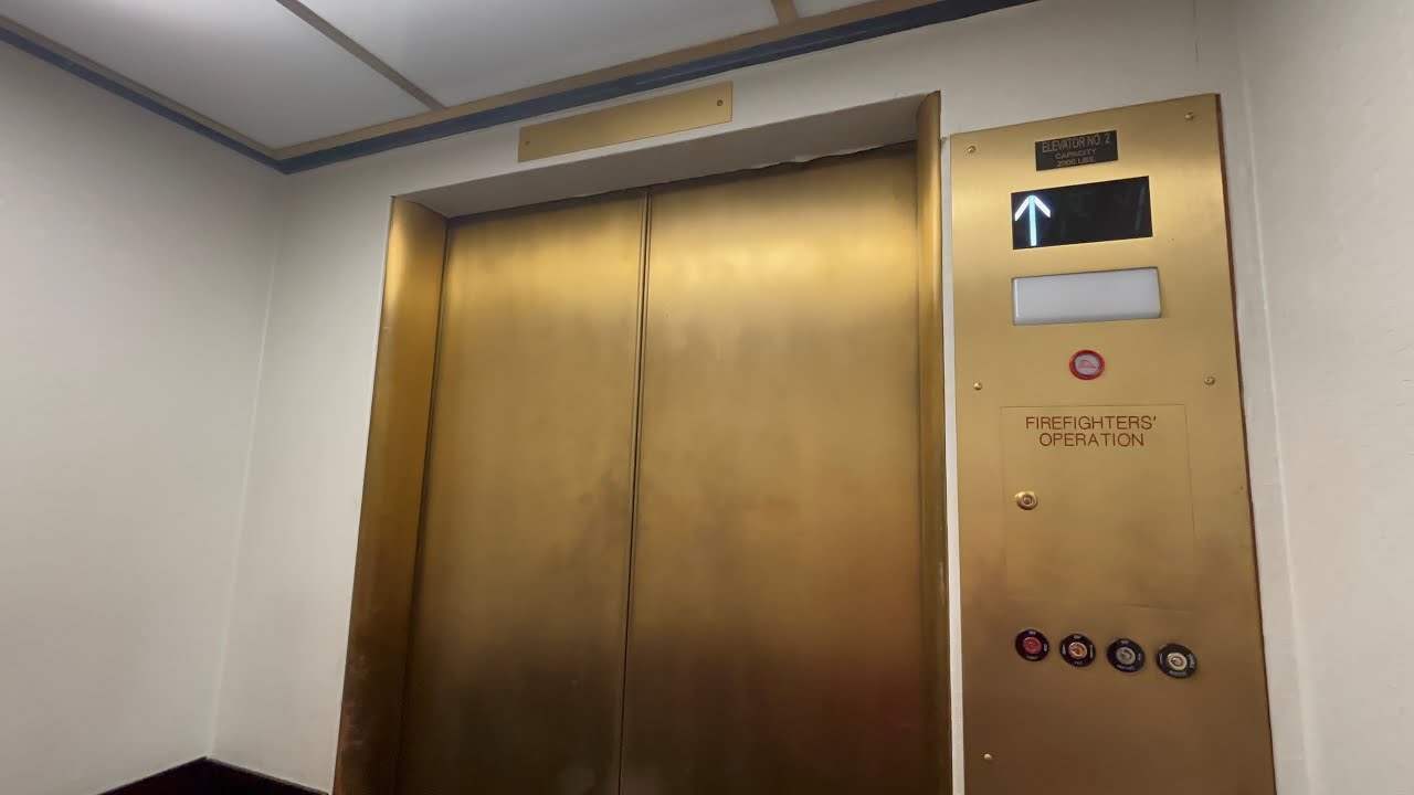 Модифицированные лифты Otis Traction | 224 E Wisconsin Ave | Милуоки, Висконсин