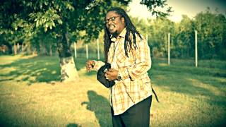 Video clip : Mikey General - Free