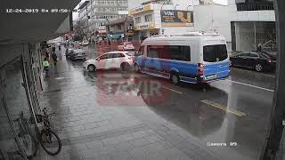 Ankara Caddesinde Faciadan Dönüldü Doğalgaz Borusuna Çarptı