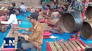 SEDEKAH BUMI DESA BEDANDER ADAKAN TUMPENGAN DAN TABUR BENIH RIBUAN IKAN DI SUMBER WARNA TIRTA