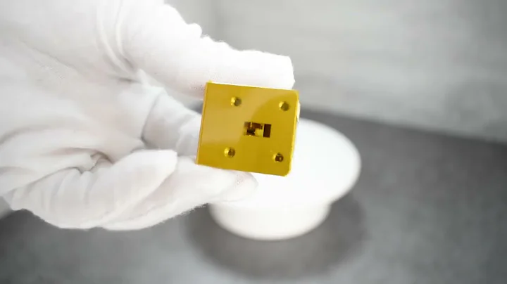 26 to 40GHz WR28 Waveguide Circulator