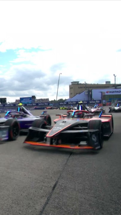 Wheel-to-wheel for the Championship 🤩 | #FormulaE #Shorts