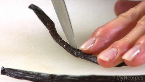How To Scrape Seeds From a Vanilla Bean