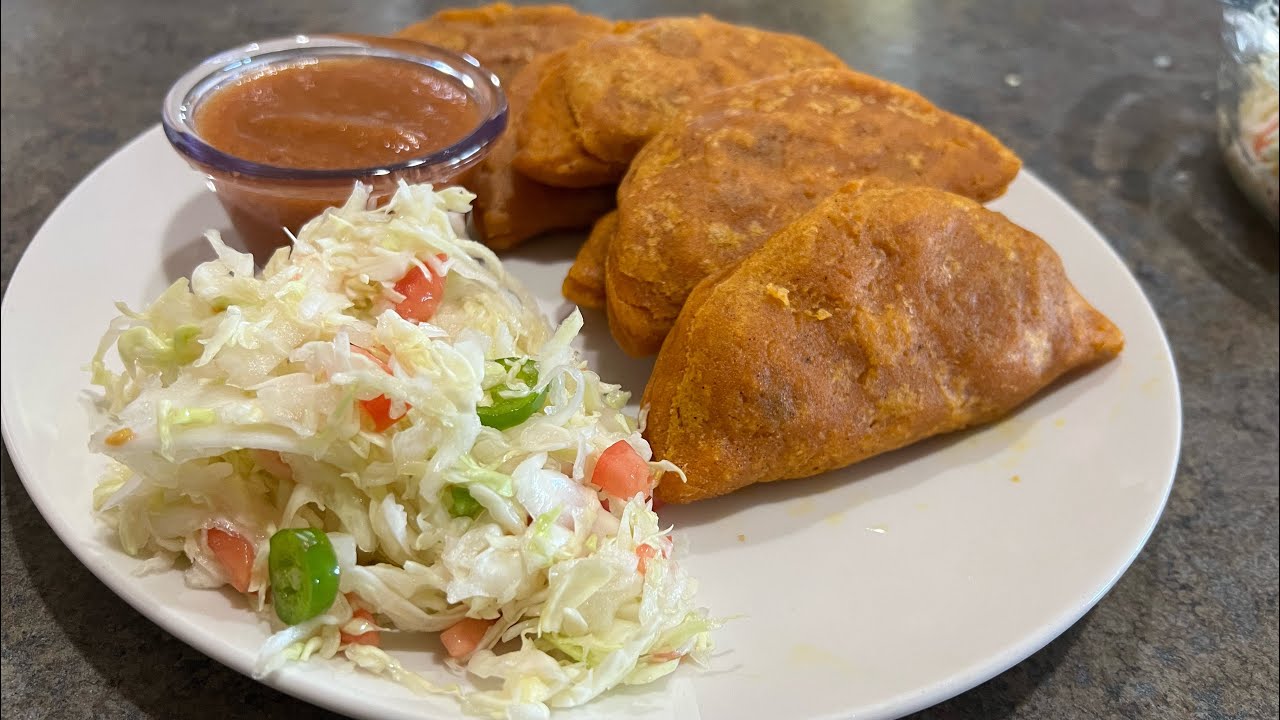 Preparando unos pastelitos salvadoreños de carne de rez con papás YouTube