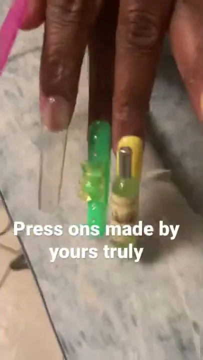Yannielou_nails