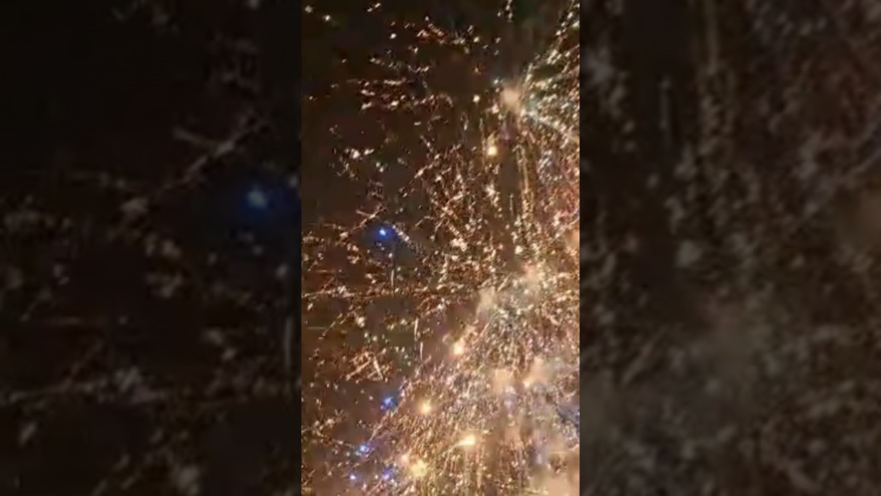 Unfassbar! 🤯💥😱🎊🔥 R&ouml;der Riakeo Tentakel #pyro