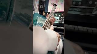 ﾋﾟｰｽﾋﾟｰｽ✌😼✌#UNDEAD #YOASOBI #物語シリーズ#ベース #弾いてみた #演奏してみた #スラップ#キジ白 #猫のいる暮らし #ねこかわいいね 710.の部屋🐾
