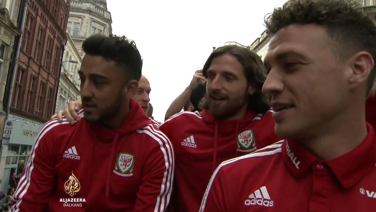 استُقبل لاعبو ويلز كأبطال