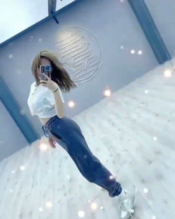 Cheng Xiao of Cosmic Girls (WJSN) is incredibly flexible
