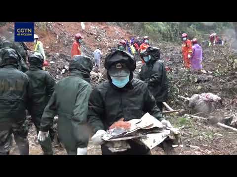 Обнаружен один из "черных ящиков" разбившегося на юге Китая пассажирского самолета