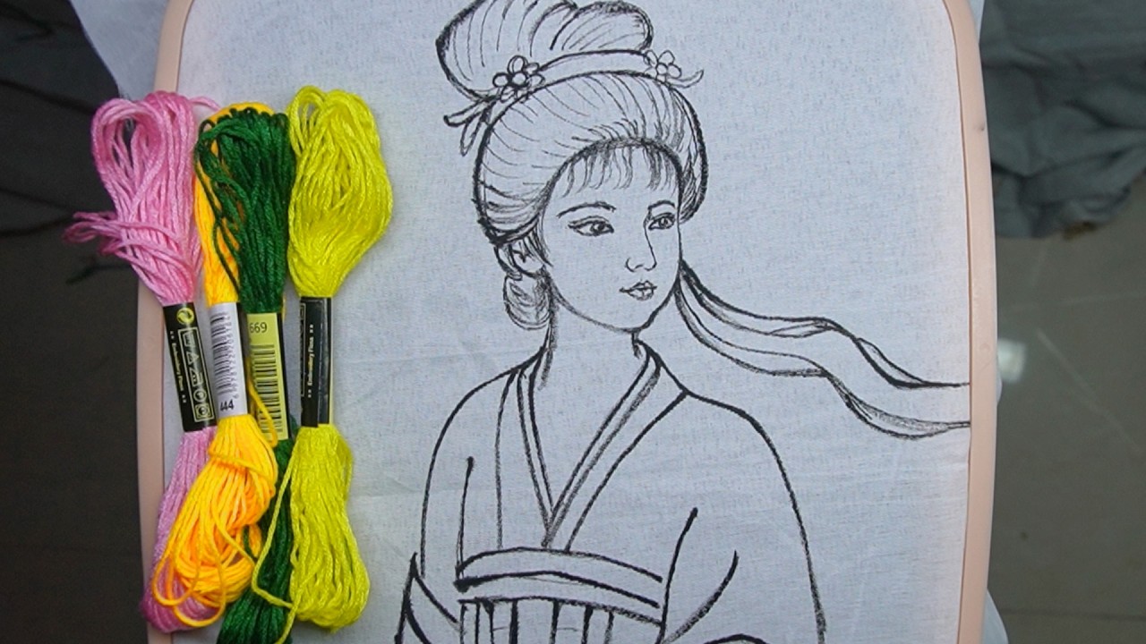 Очень красивый классический дизайн вышивки с изображением девочки,