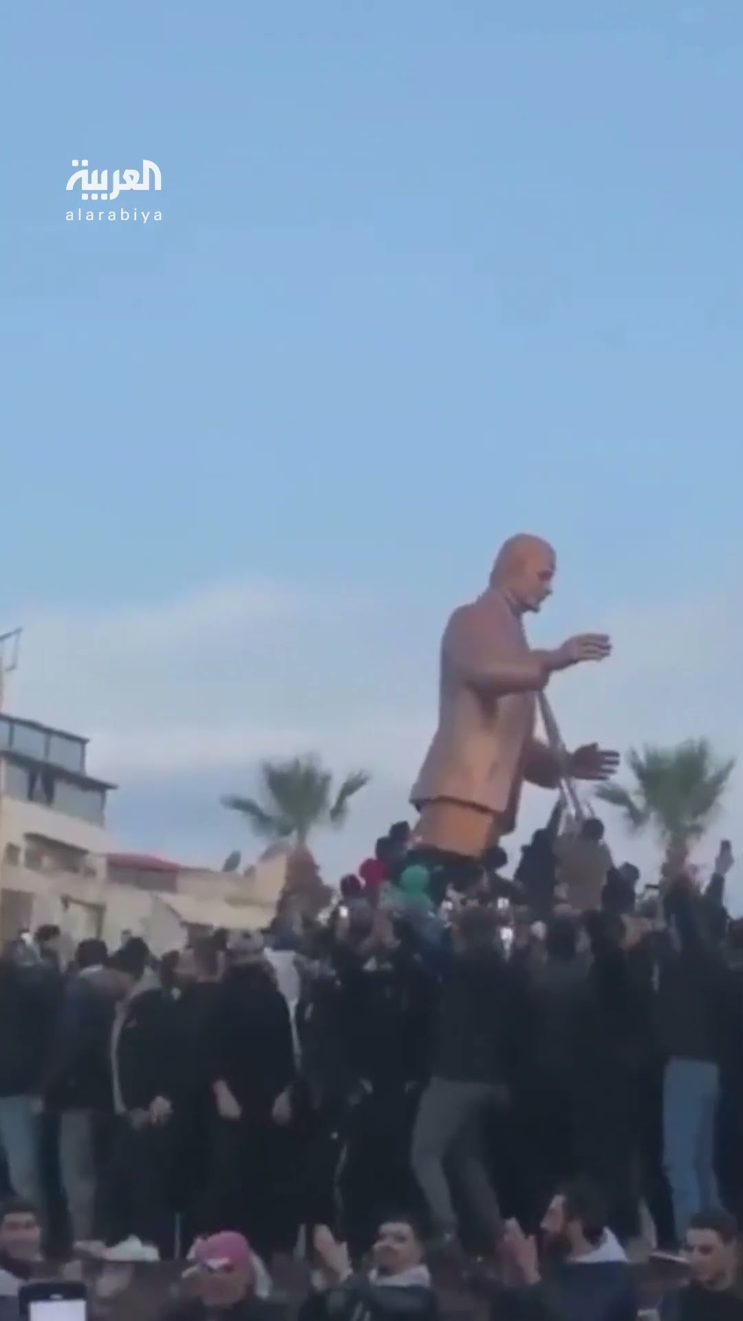 رامي عبدالرحمن للعربية: العناصر الإيرانية انسحبت بشكل كامل من سوريا وانسحبت إلى العراق