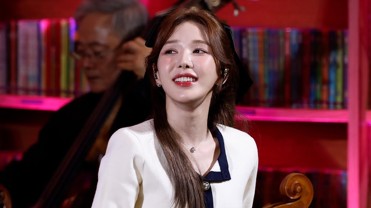 레드벨벳 웬디 Wendy ‘My Grown Up Christmas List’ 직캠 (Red Velvet) | 서울시향 크리스마스 페스티벌 • 231209