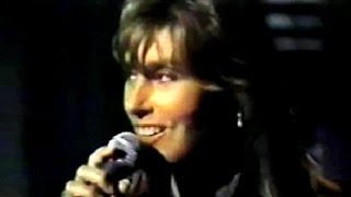 Laura Branigan - "Dim All The Lights" LIVE [cc] (1995)