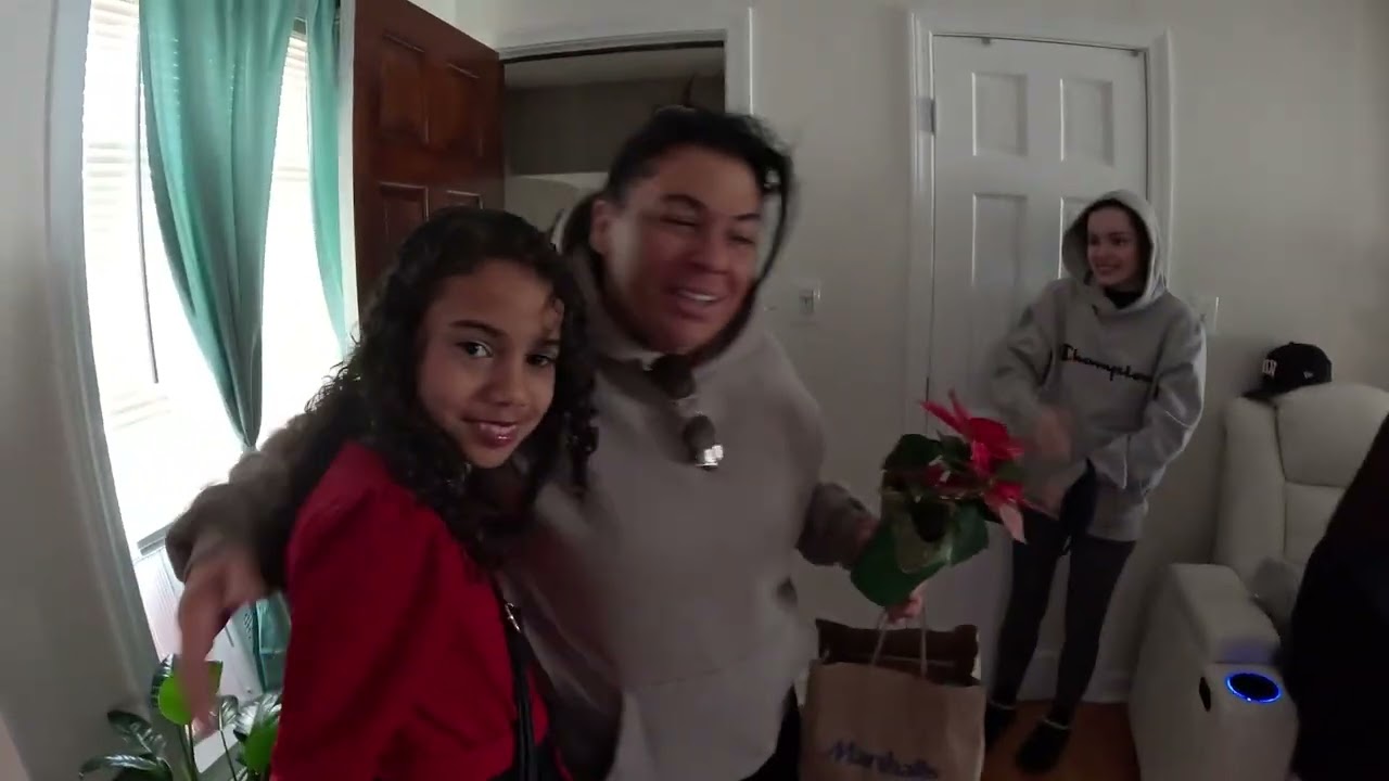 Антонио и Кристина организуют семейный ужин в честь Дня благодарения в 2025 году