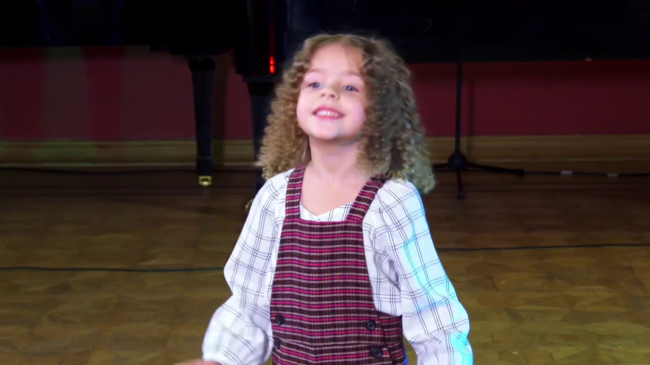 София Гончарова - Арлекино - YouTube