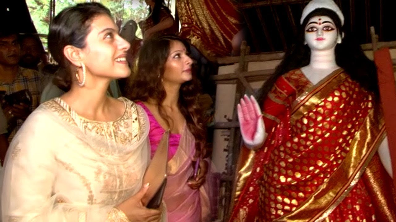 Kajol With Family At Durga Puja 2017 Full Video HD