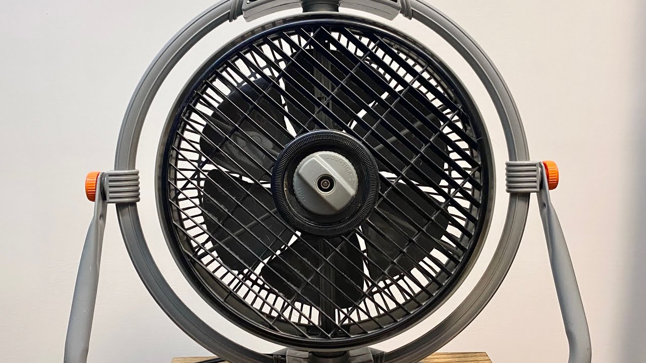 2000s Holmes 12” Oscillating Floor Fan w/ Rotating Grille | Before  Restoration - YouTube