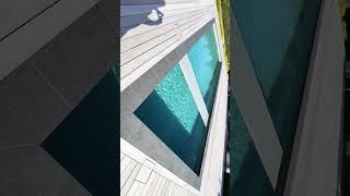 Niveko pool pit cover broken.