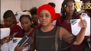Responsab oganizasyon Refuge des femmes d'Haïti, remèt sètifika bay plizyè Fanm nan komin Site Solèy