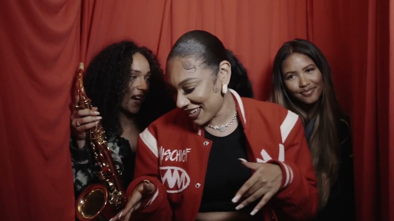 Guarda Rachel Foxx - Weekend su YouTube Guarda Rachel Foxx - Weekend su YouTube