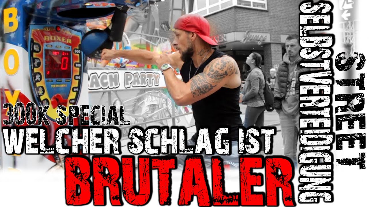 Kampfsportler am Boxautomat  