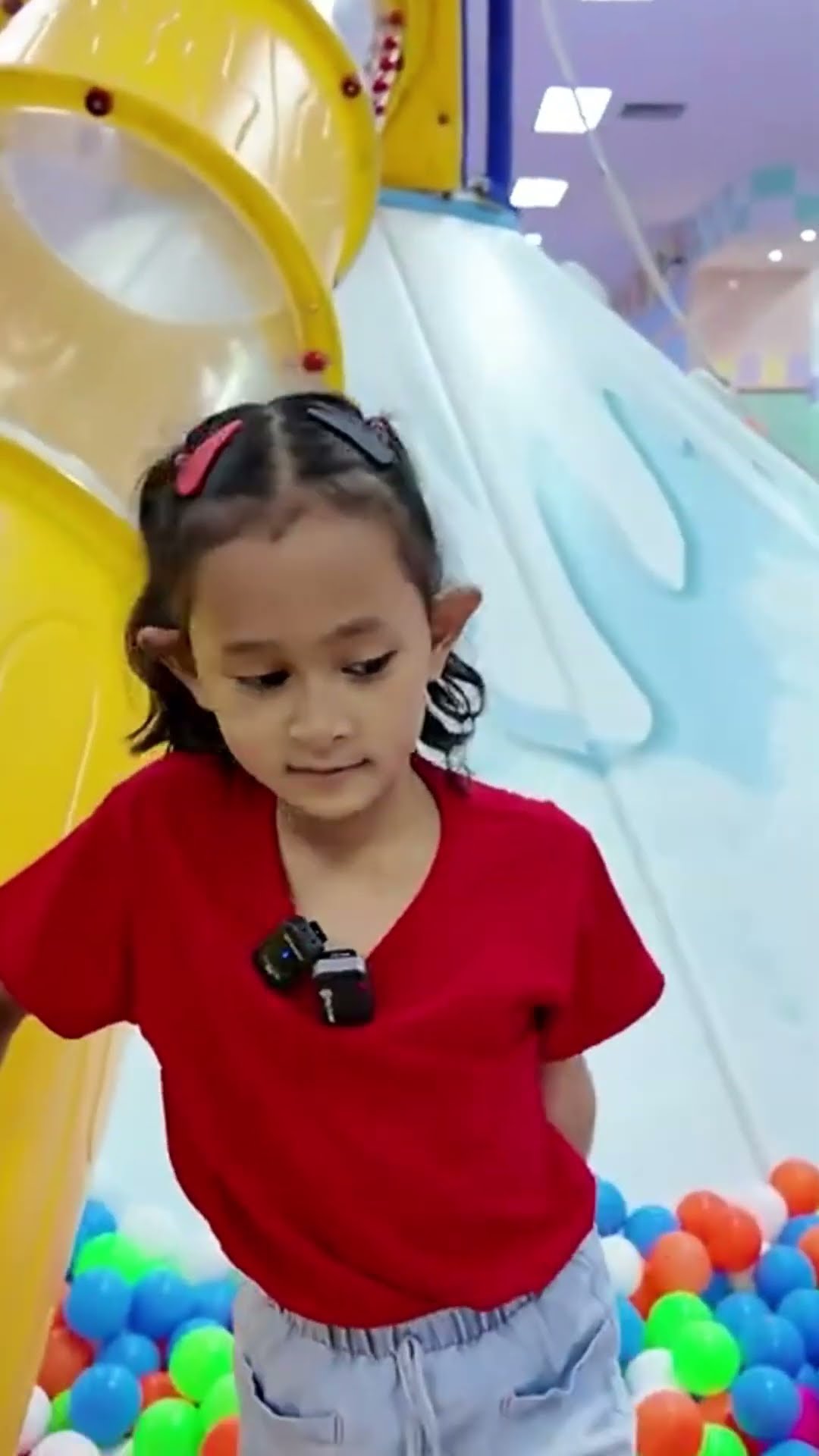 KESERUAN LEIKA MAIN DI PLAYGROUND DI MALL BARENG BESTIE #leika #shorts