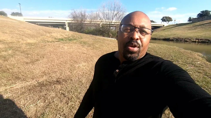 Lunch Time Gills Fishing in Irving Texas with Mr S...