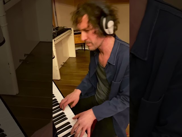 Le monde entier (Mano Solo Cover)