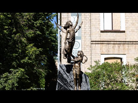 Открытие памятника погибшим детям в Харькове