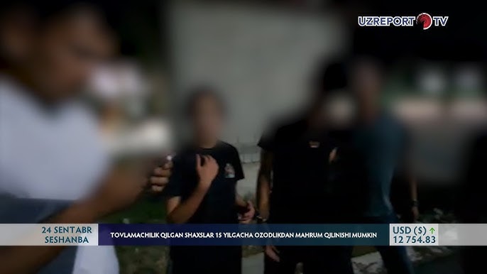 Tangalarini yechayotgan qizlar (foto)