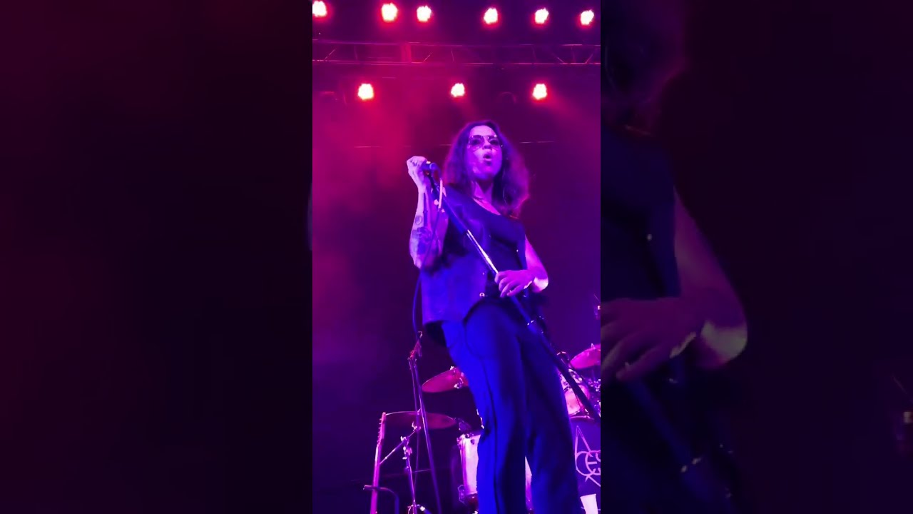 Intro \u0026 Jealous by The Aces at Summit Music Hall 11/29/25