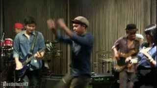 Maliq & D'essentials - Drama Romantika @ Mostly Jazz 22/02/13 [HD]