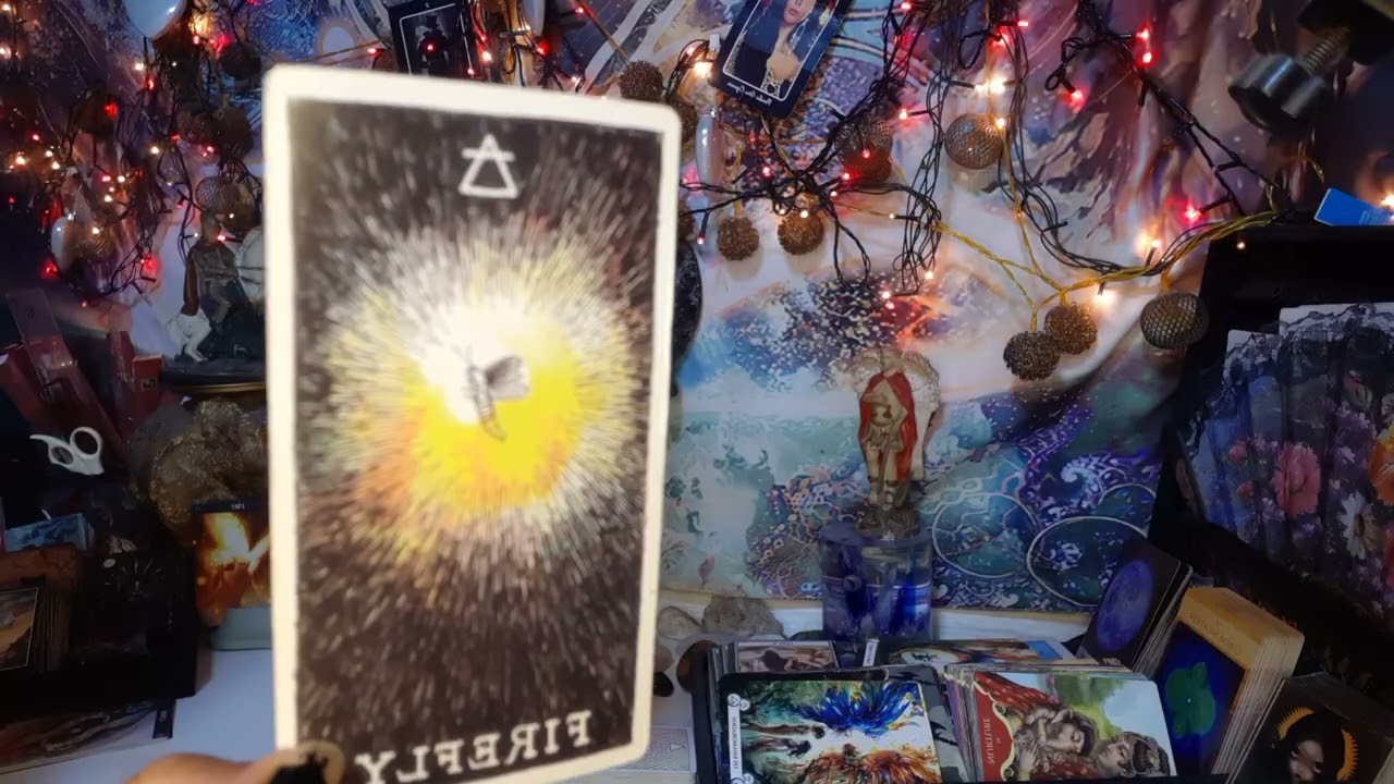 🔮 LEÃO - TEM ALGUÉM MUITO EM DÚVIDA... SE TE PROCURA OU NÃO, O QUE NINGUÉM SABE, NINGUÉM ESTRAGA👂🚫🤐🤭