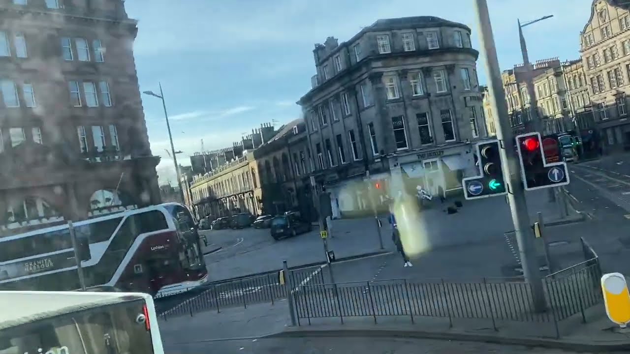 Lothiancountry Route X28 Edinburgh - Bathgate: via  Kirknewton, Livingston