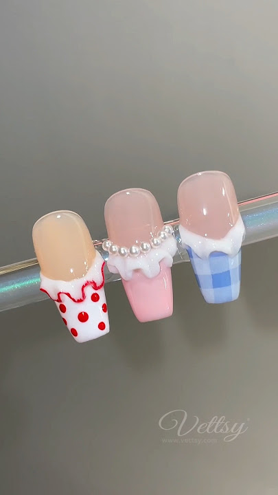 💃 How to Do Cute Skirt French Nails! 😻
