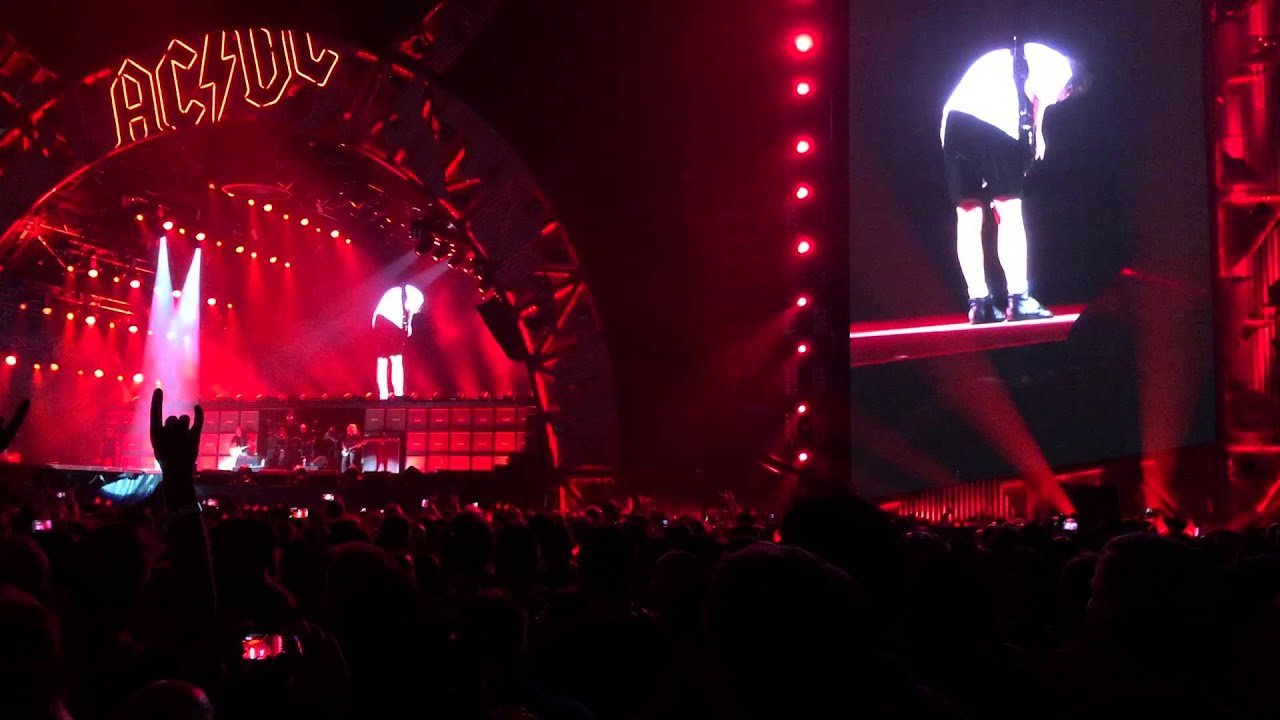 AC/DC Rock or Bust World Tour Detroit, Michigan- Ford Field. Angus ...
