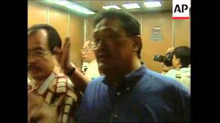 Singapore Rogue Trader Leeson Released From Prison