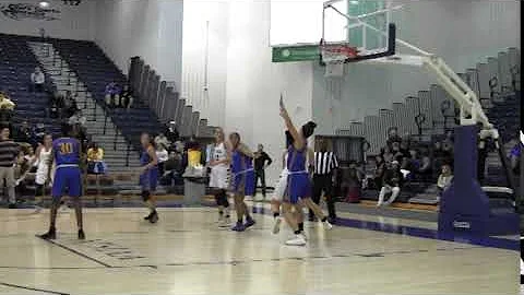 Lucy Thomas cuts to rim and finishes pass from Lov...