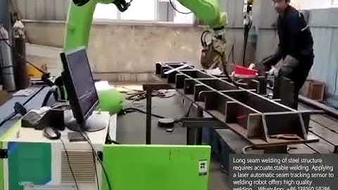 Welding robot applying a seam tracking laser sensor