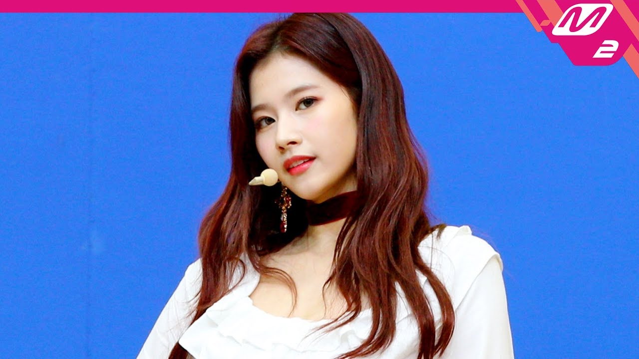 サナ「YES or YES」公式Fancamのサムネイル