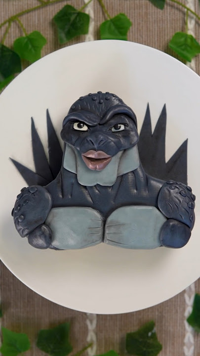 Shhhh Godzilla is mewing 🤫🧏‍♂️ (Mogzilla) #godzilla #mewing #cake #shorts