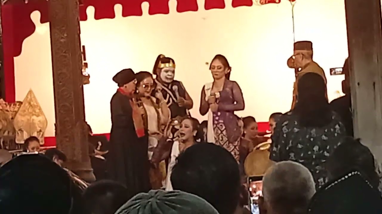 Kenangan mbah Yati pèsèk atas pesan alm ki Anom Suroto utk seniman Jawa Èèè mbah Marwoto Slènco🤪